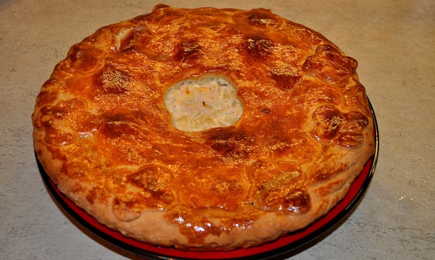 Домашний пирог с картофелем и курицей
