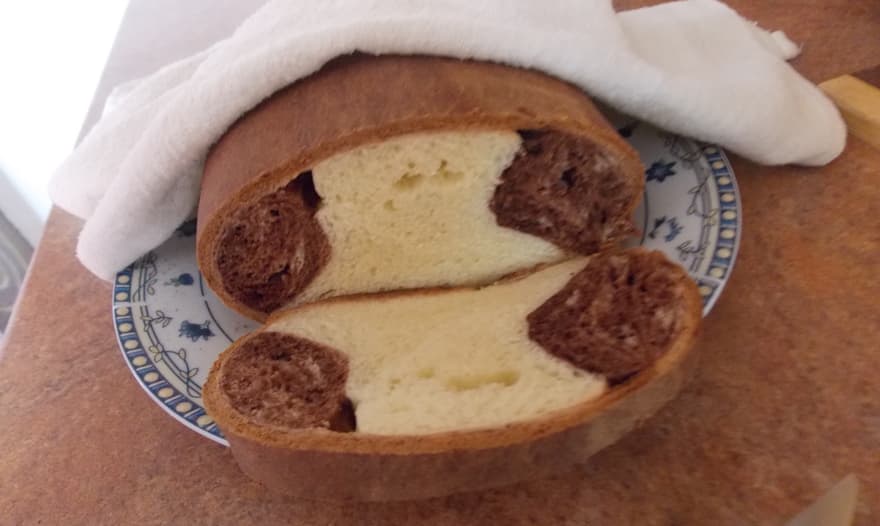 Трехцветный хлеб с ароматом какао