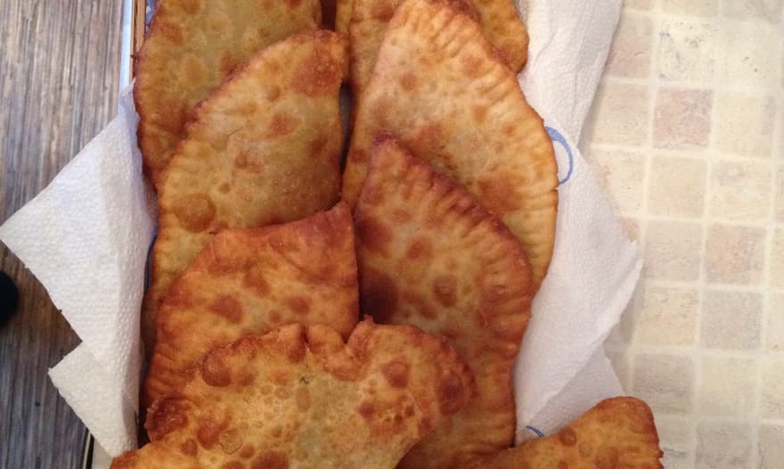 Чебуреки сочные по-домашнему 