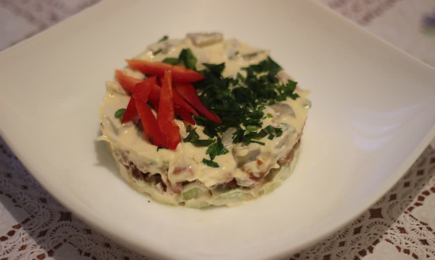 Салат из запеченного мяса