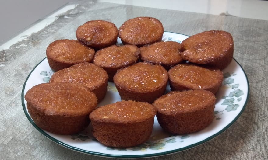 Лимонные кексы с карамелью