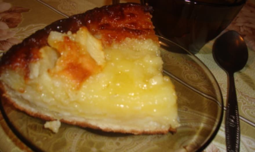 Яблочный пирог со сливочной заливкой