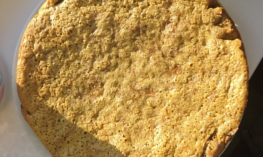 Морковный пирог с лимоном и лесными орехами 