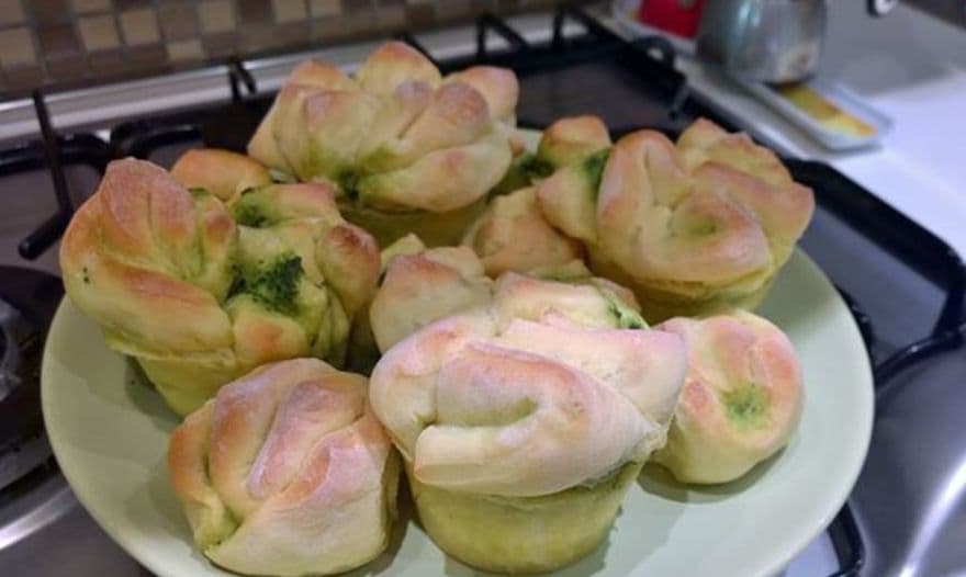 Тыквенные булочки с чесночной начинкой