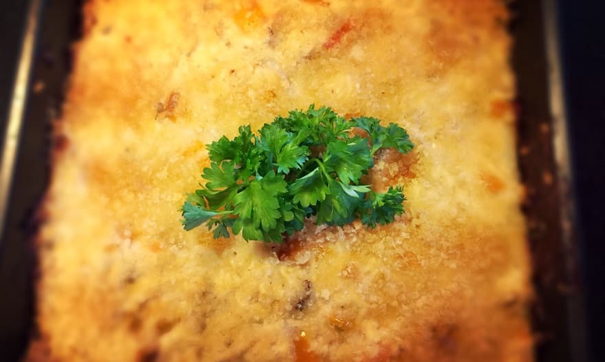 Запеканка из курицы под белым соусом