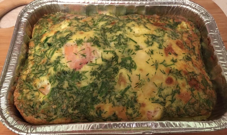 Фриттата с семгой, укропом и сыром