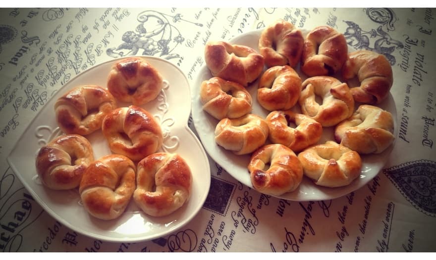 Рогалики с сыром и джемом ("Школьная ссобойка")