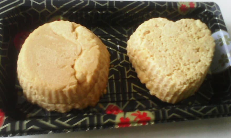 Брюност - коричневый, практически Норвежский сыр (Brunost)