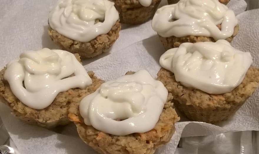 Морковные маффины с грецкими орехами 