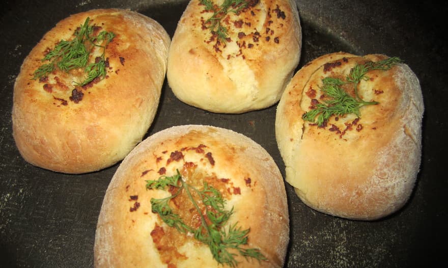 Мягкие чесночные булочки