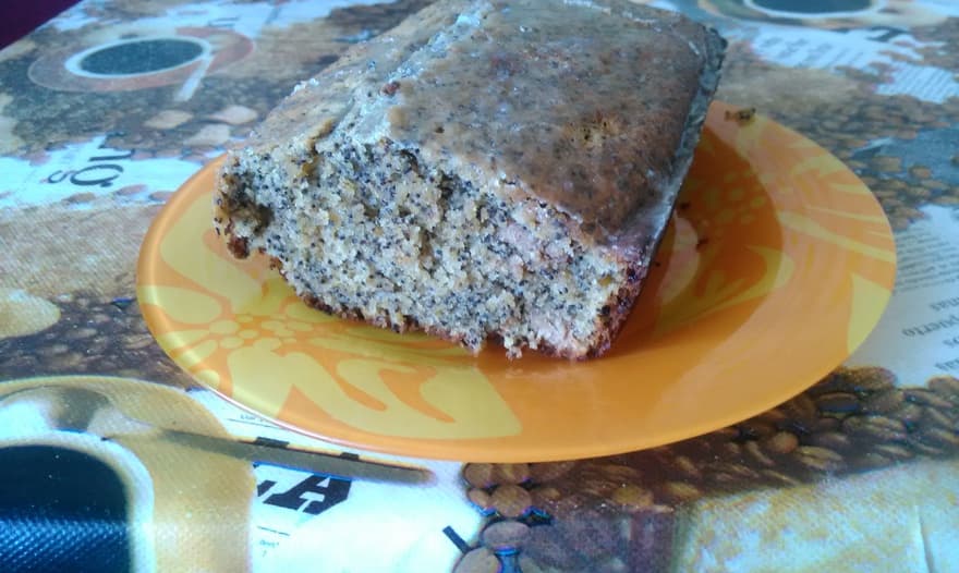 Цитрусовый кекс с маком и миндалем 