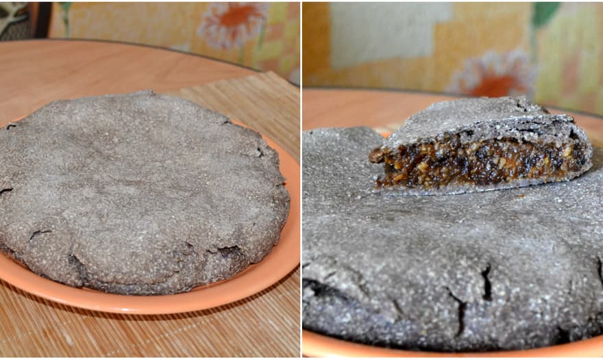 Овсяный пирог с яблоками и черносливом