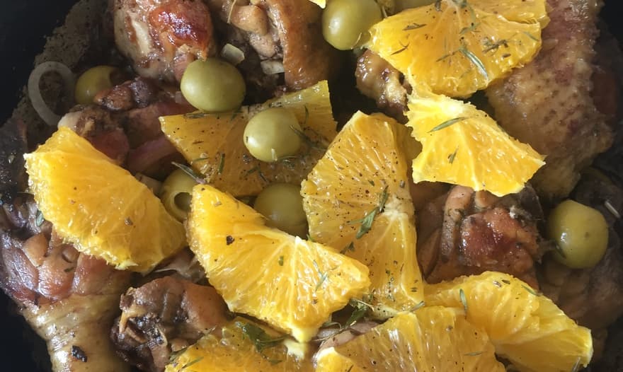 Курица с апельсинами и оливками 