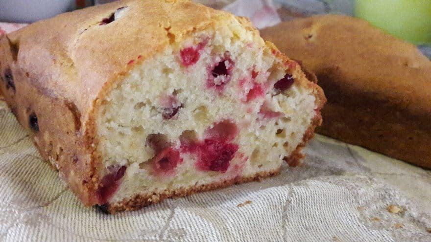 Кекс с маскарпоне и клюквой
