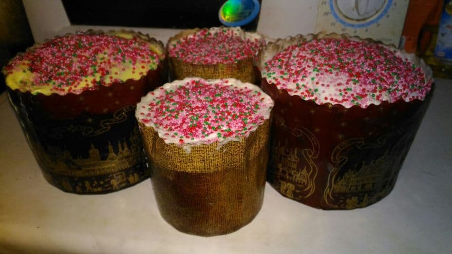 Куличи с апельсиновой цедрой и вяленой клюквой