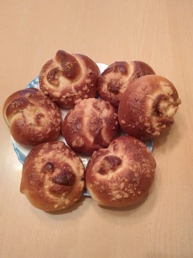 Булочки-узелки с джемом