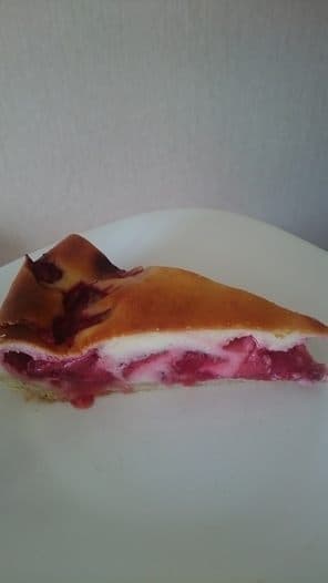 Песочный пирог с клубникой
