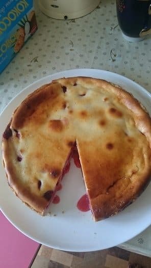 Песочный пирог с клубникой