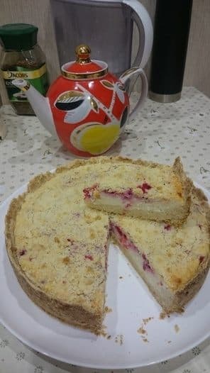 Творожный пирог со смородиной 