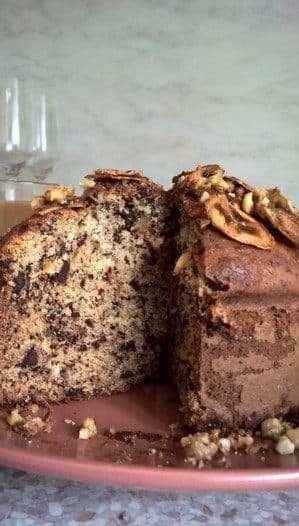 Банановый кекс с шоколадом и грильяжем