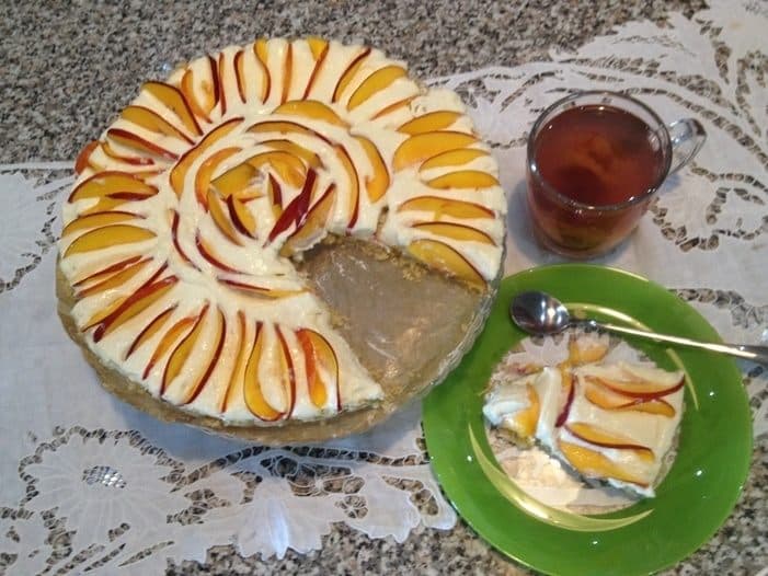 Тарт без выпечки с творогом и нектаринами