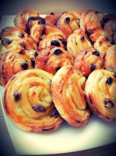 Изумительные ванильные французские булочки (Pain aux raisins)