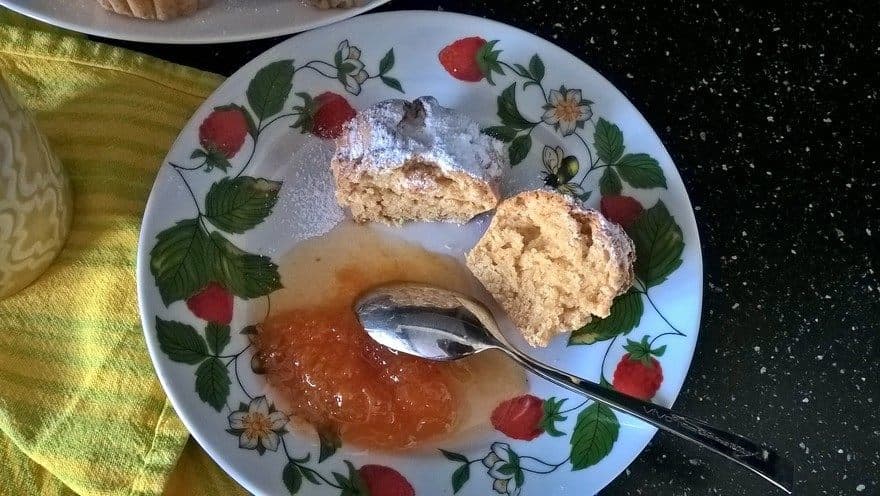 Марципановые маффины с курагой 