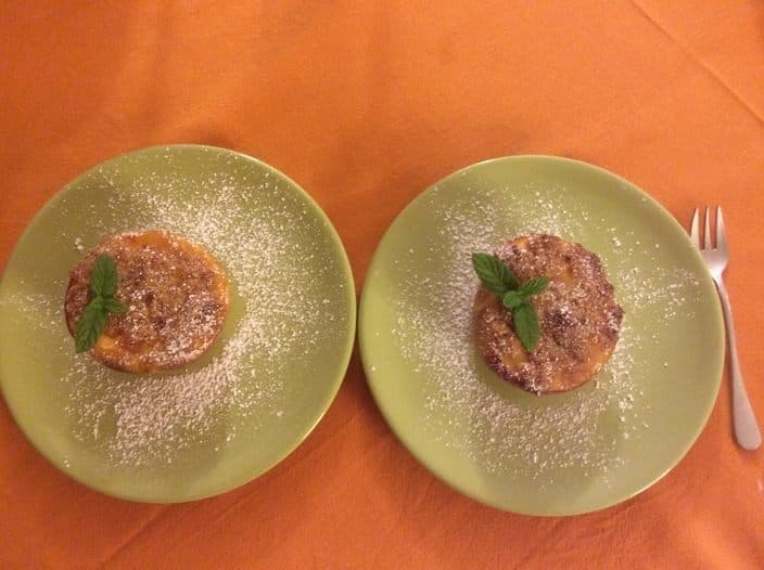 Персики, запеченные с амаретти