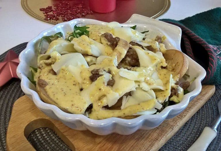 Салат с руколой и грушей 