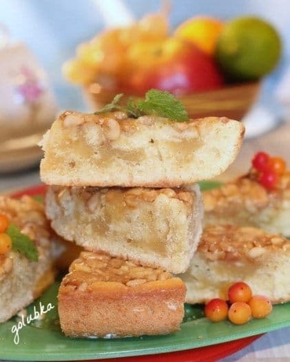 Пирог с ореховой карамелью