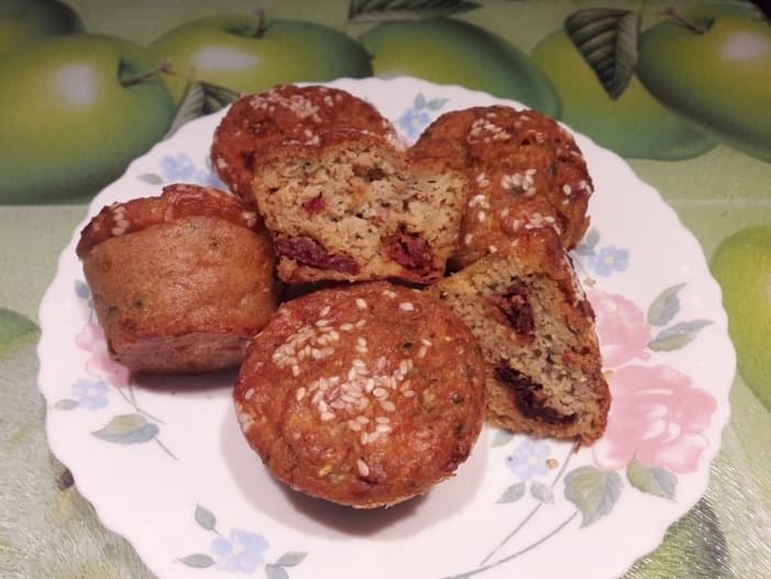 Маффины с кабачком, сыром и мятой  