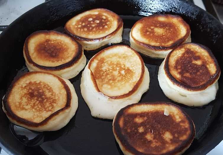 Мегабыстрые оладушки с изюмом