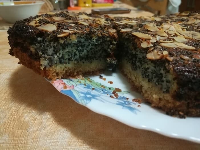 Яблочно-маковый пирог на песочной основе