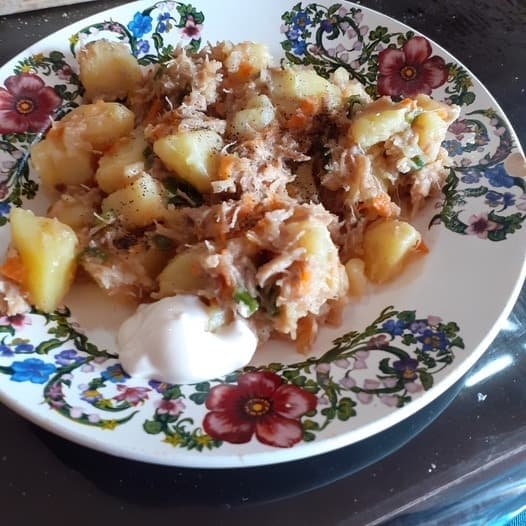 Картошка с тушенкой