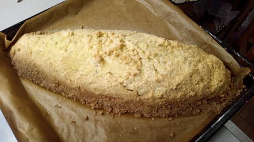 Форель, запеченная в ароматной корочке