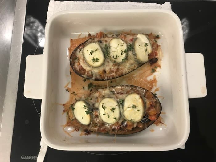 Фаршированные баклажаны с пармезаном и козьим сыром