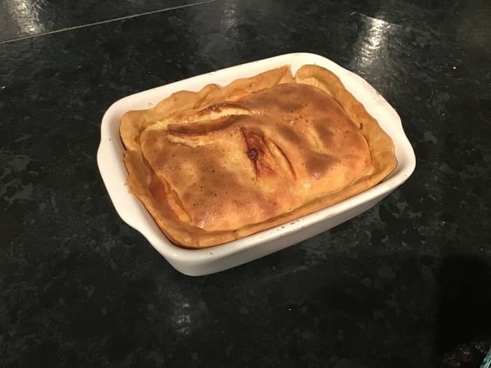 Яблочный тарт с карамельным кремом
