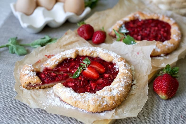 Галета с клубникой