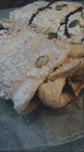 Меренговый рулет с вишневым курдом