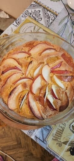 Шарлотка с яблоками